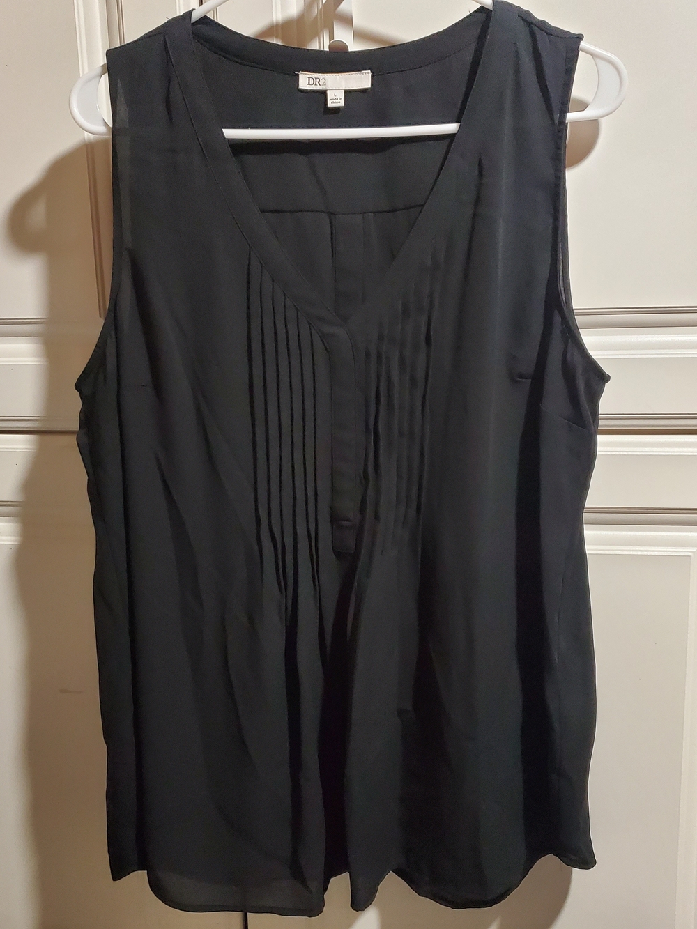 DR2 Black V-Neck Pleated Sleeveless Top